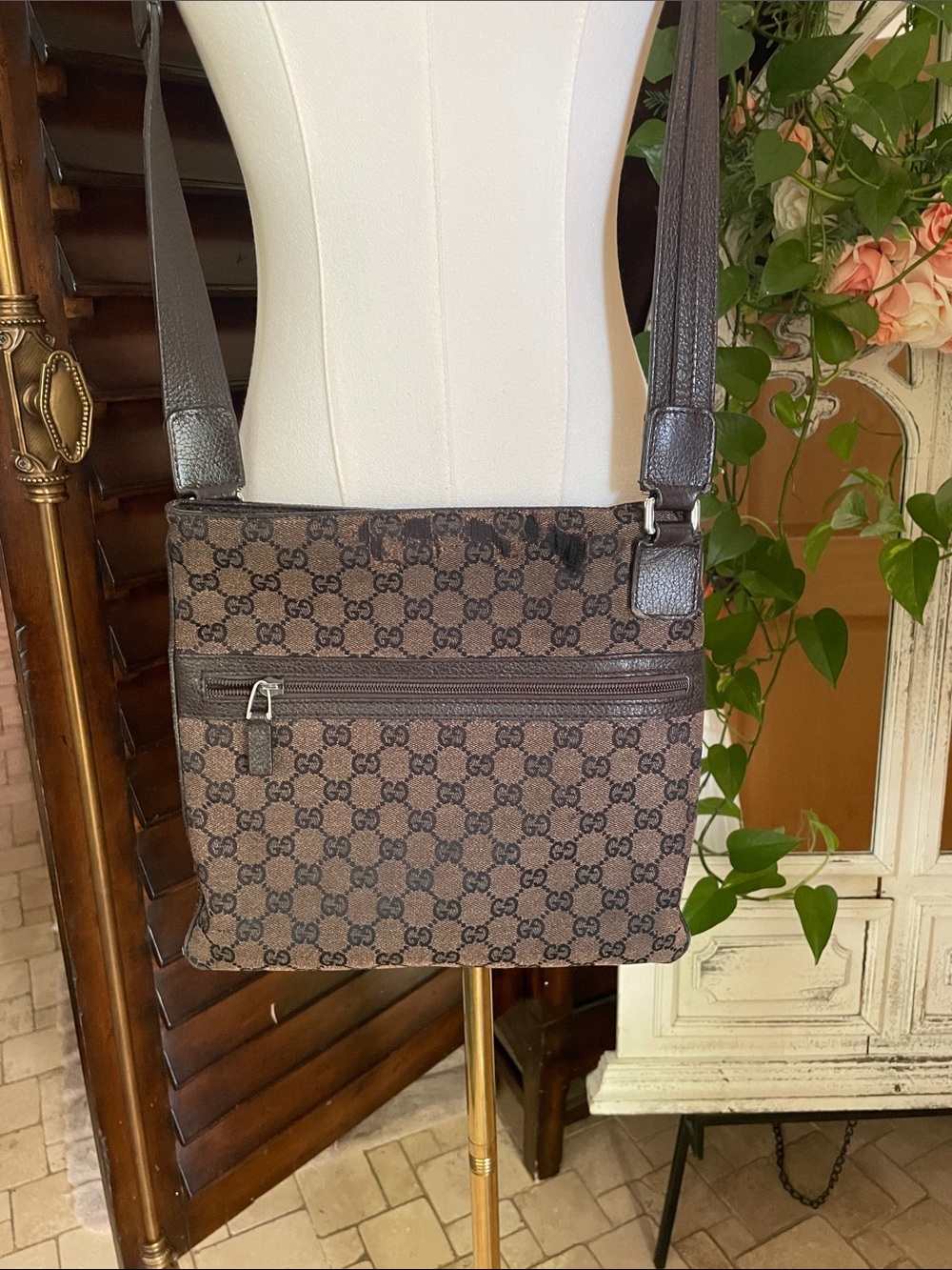 AUTHENTIC Gucci Brown Monogram Crossbody Bag - Brown As Is Project Rehab - Picture 2 of 16